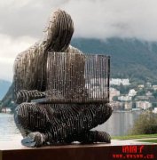 瑞士警方寻回失窃中本聪雕像，中本聪象征为何遭破